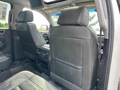 Used 2019 GMC Yukon XL Denali w/ Denali Ultimate Package AWD/4WD image 32