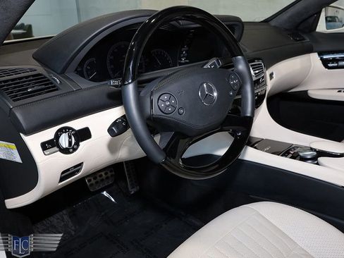 Used 2013 Mercedes-Benz CL 550 4MATIC image 24