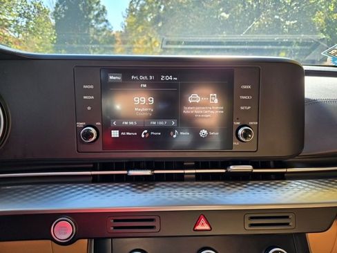 Used 2024 Kia Carnival LX image 27