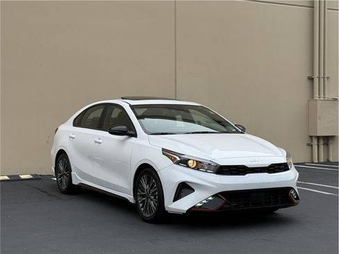 Used 2024 Kia Forte GT-Line w/ GT-Line Premium Package image 3