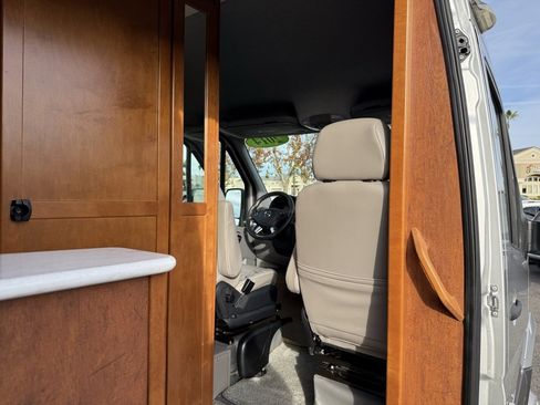 Used 2014 Mercedes-Benz Sprinter 3500 image 18