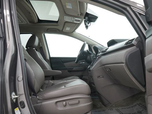 Used 2016 Honda Odyssey Touring image 10