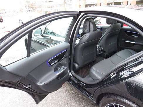 Used 2025 Mercedes-Benz C 300 4MATIC Sedan image 22