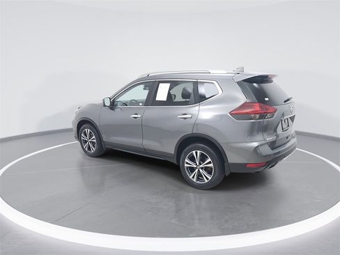 Used 2019 Nissan Rogue SV image 5