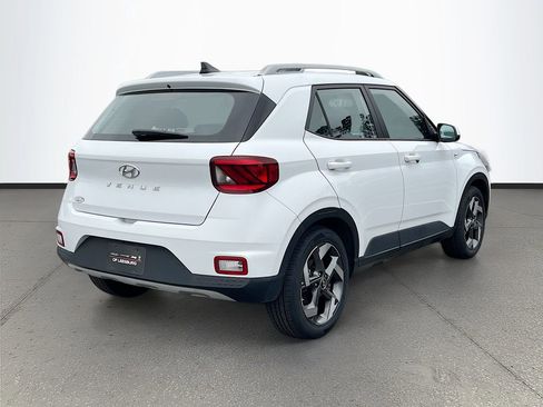 Used 2021 Hyundai Venue SEL w/ Cargo Package image 7