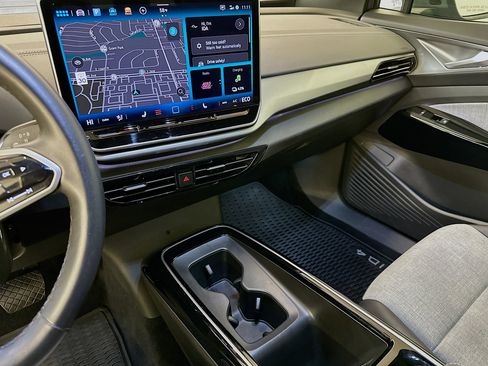 Used 2024 Volkswagen ID.4 Pro image 26