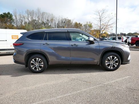 Used 2020 Toyota Highlander XLE image 7