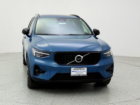 Used 2023 Volvo XC40 B5 Plus w/ Driver Assist Package image 2