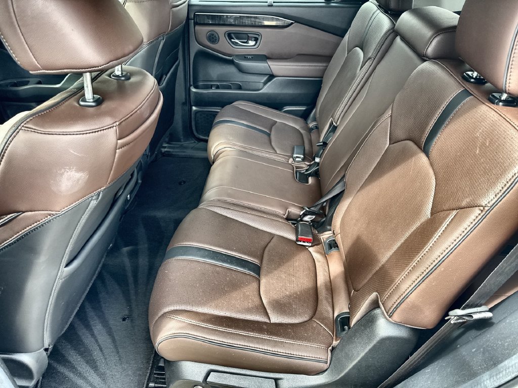 Used 2025 Honda Pilot Elite image 16
