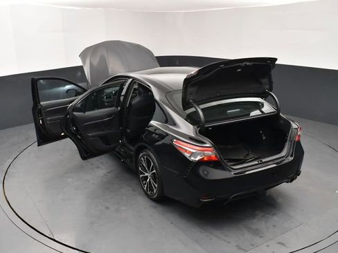 Used 2019 Toyota Camry SE image 28