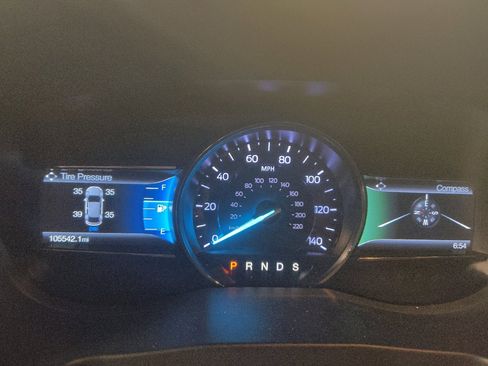 Used 2018 Ford Explorer XLT w/ Equipment Group 202A FWD image 23