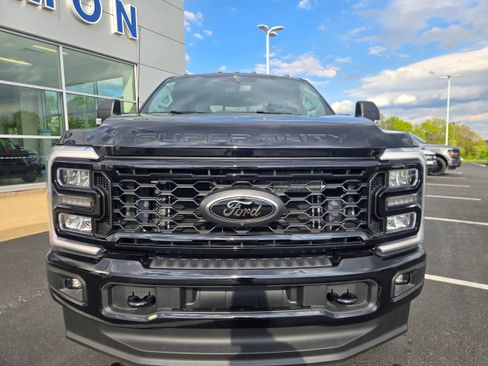 New 2026 Ford F350 XLT w/ XLT Premium Package AWD/4WD image 2