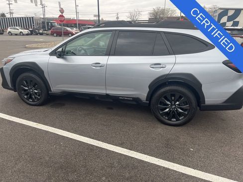 Used 2023 Subaru Outback Onyx Edition image 6