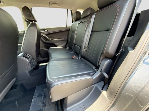 Used 2024 Volkswagen Tiguan SE FWD image 22