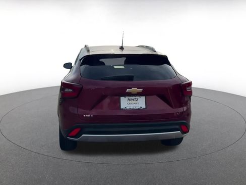 Used 2025 Chevrolet Trax LT image 12