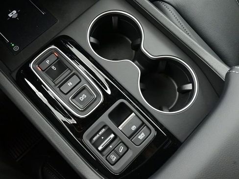 New 2025 Honda Pilot Touring image 33