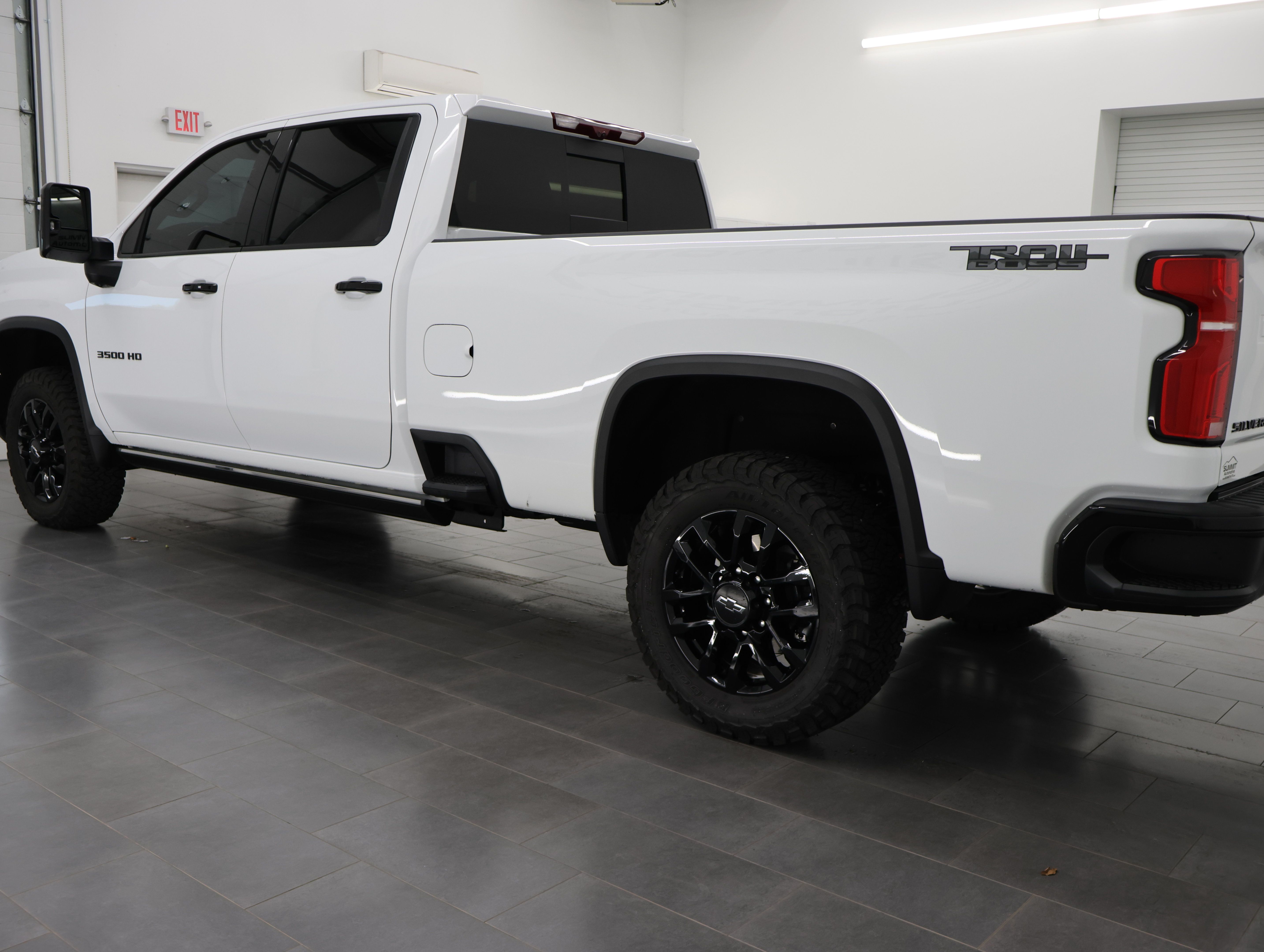 Used 2026 Chevrolet Silverado 3500 LTZ w/ LTZ Plus Package AWD/4WD image 6