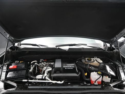 Used 2025 Chevrolet Silverado 1500 LTZ RWD image 16