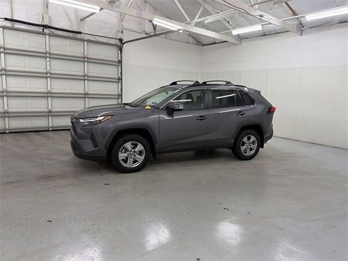 Used 2022 Toyota RAV4 XLE image 5