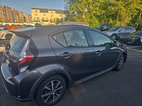 Used 2018 Toyota Prius C Two w/ Carpet Mat Package FWD image 4