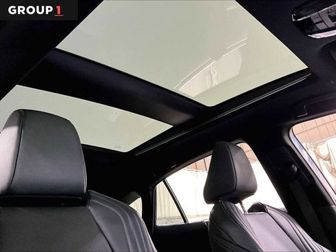 Certified 2024 Toyota Venza Limited image 13