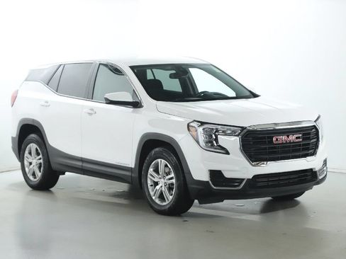 Used 2024 GMC Terrain SLE AWD/4WD image 1