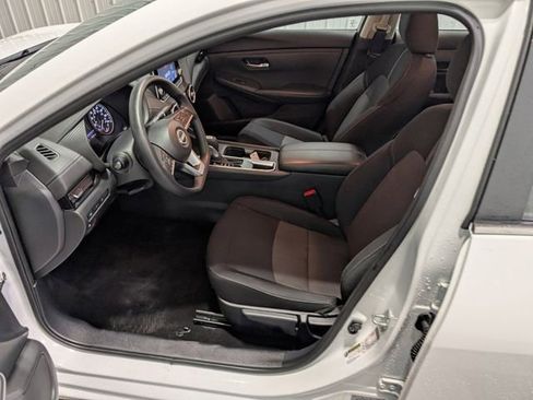 Used 2025 Nissan Sentra SV image 14