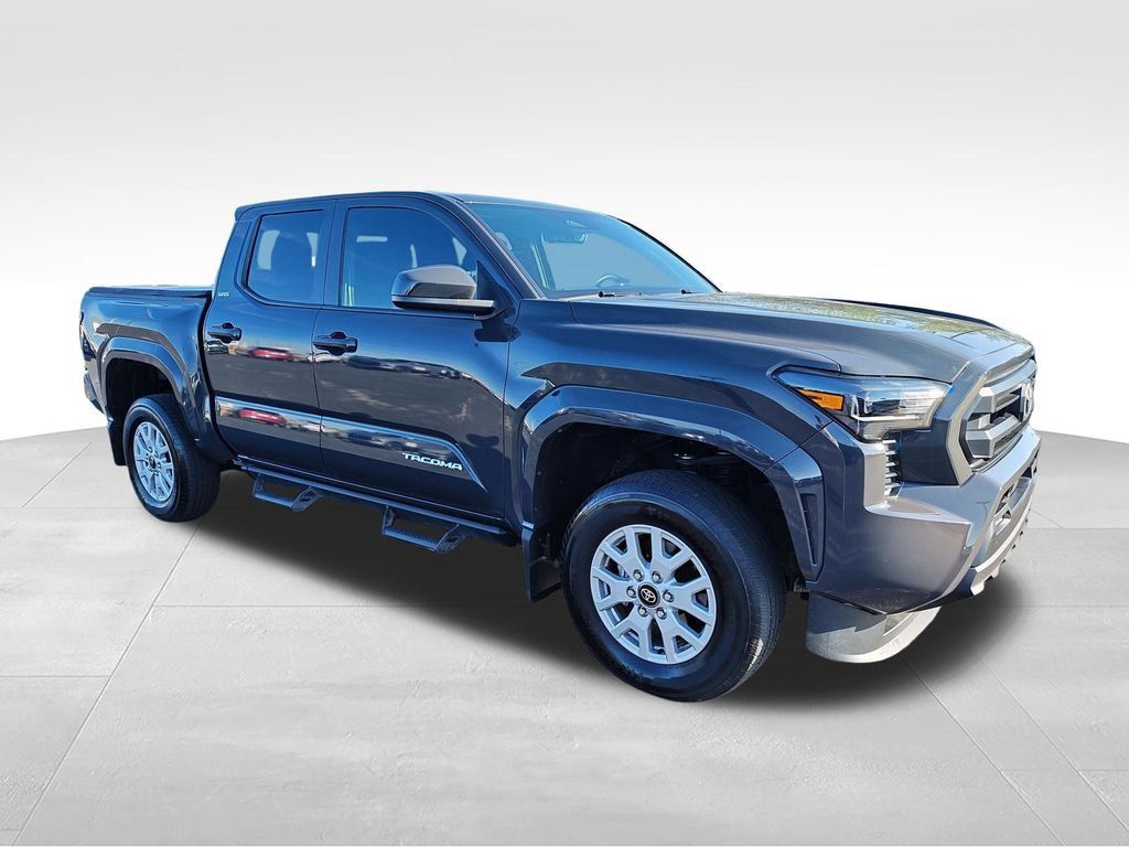Used 2025 Toyota Tacoma SR5 AWD/4WD image 7
