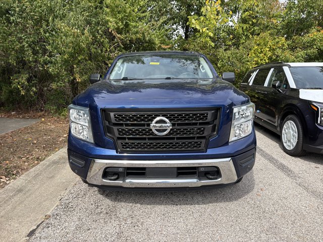 Used 2021 Nissan Titan SV w/ SV Convenience Package AWD/4WD image 3