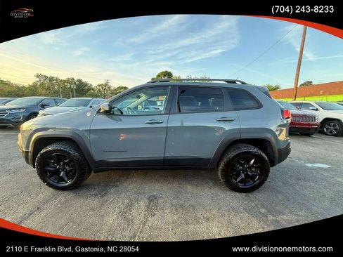 Used 2015 Jeep Cherokee Trailhawk w/ Comfort/Convenience Group image 7