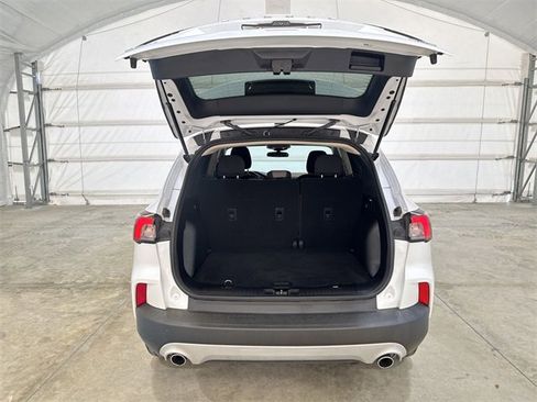 Used 2020 Ford Escape SE image 26
