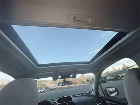 Used 2021 Subaru Forester Premium image 18