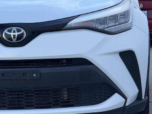 Used 2020 Toyota C-HR XLE FWD image 9