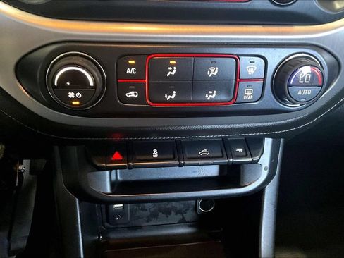Used 2016 GMC Canyon SLE w/ SLE Convenience Package AWD/4WD image 16