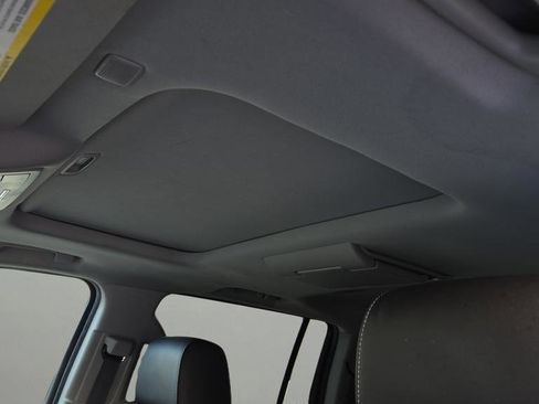 Used 2018 Chevrolet Suburban LT image 11