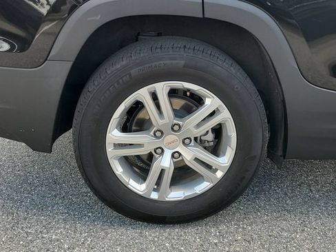 Used 2024 GMC Terrain SLE FWD image 7
