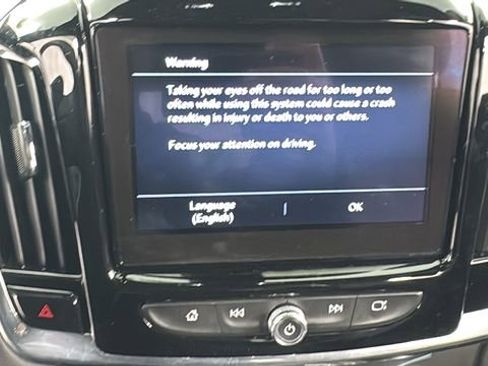 Used 2023 Chevrolet Traverse LT image 27