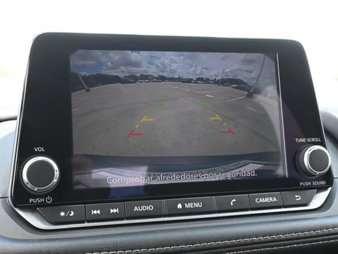 Used 2023 Nissan Rogue SV AWD/4WD image 14