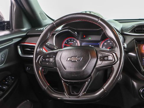 Used 2021 Chevrolet TrailBlazer RS w/ Technology Package FWD image 12
