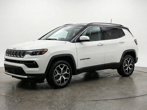 Used 2025 Jeep Compass Limited AWD/4WD image 3