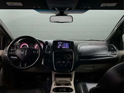 Used 2019 Dodge Grand Caravan SXT FWD image 22