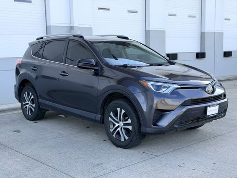 Used 2018 Toyota RAV4 LE w/ All Weather Liner Package AWD/4WD image 7