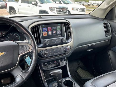 Used 2017 Chevrolet Colorado Z71 image 9