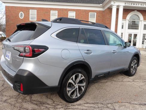 Used 2021 Subaru Outback Limited image 19