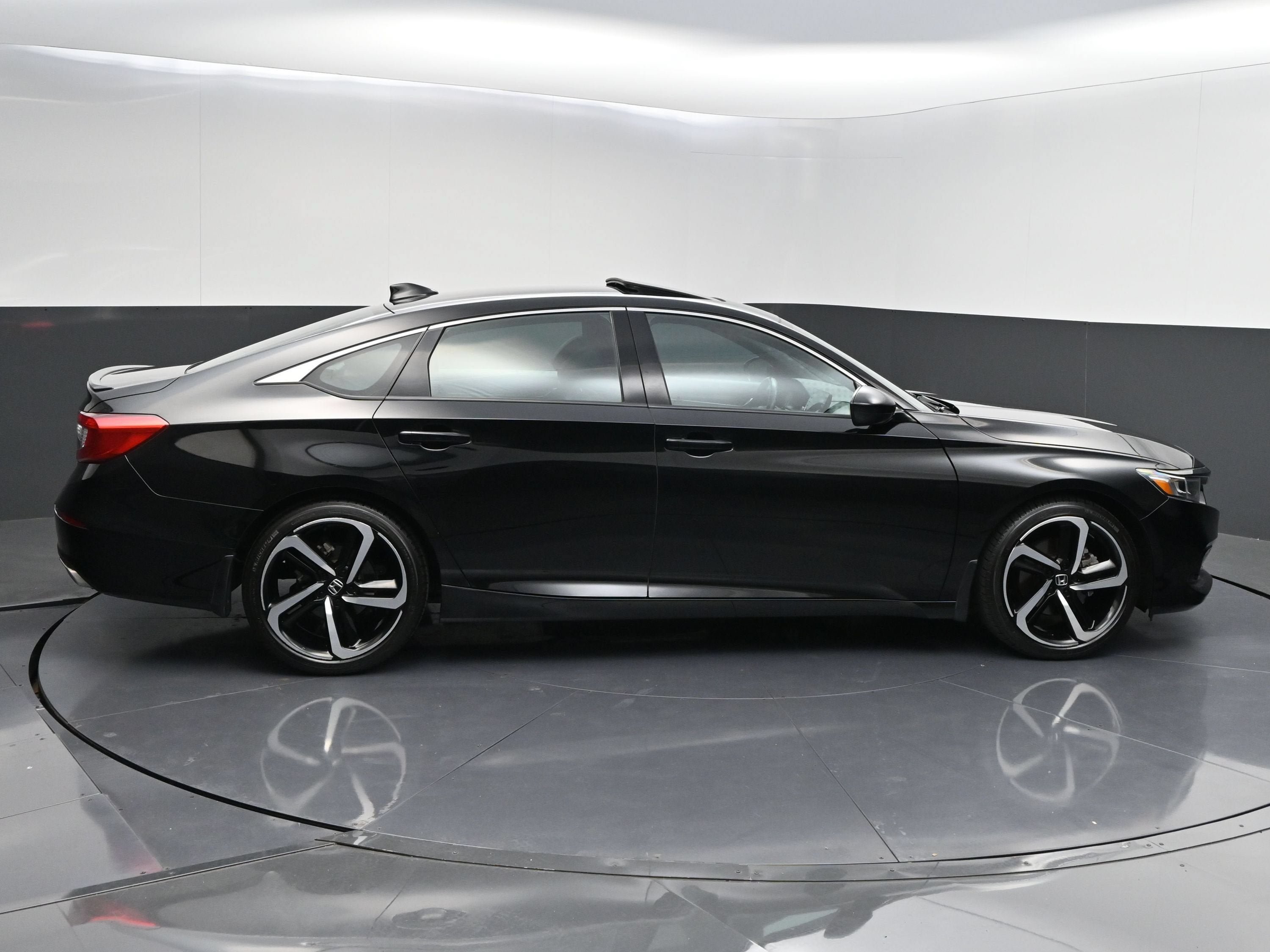 Used 2021 Honda Accord Sport image 9