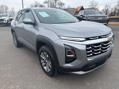 Used 2025 Chevrolet Equinox LT image 7