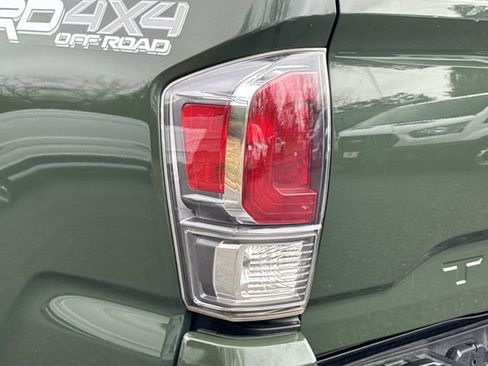 Used 2021 Toyota Tacoma TRD Off-Road image 9