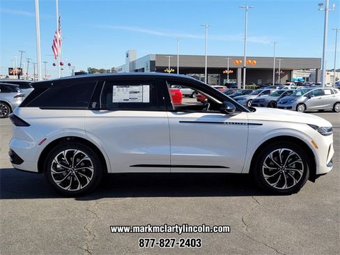 New 2026 Lincoln Nautilus Reserve image 2