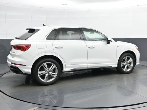 Used 2020 Audi Q3 2.0T Premium w/ Convenience Package AWD/4WD image 8
