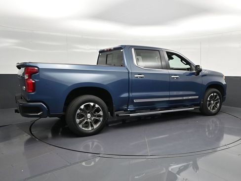 Used 2024 Chevrolet Silverado 1500 High Country w/ Technology Package RWD image 3